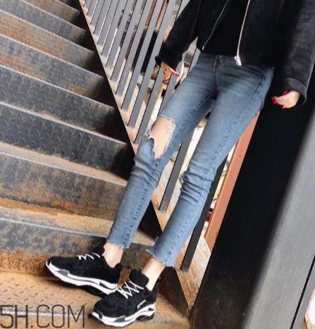 翻毛運(yùn)動(dòng)鞋怎么清洗？翻毛運(yùn)動(dòng)鞋能用水洗嗎？