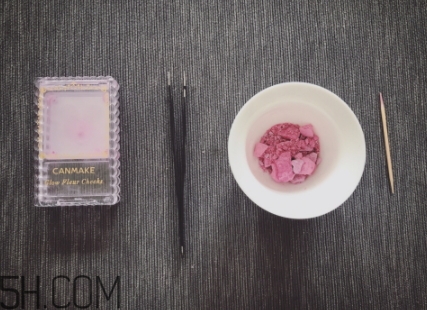 腮紅盤碎了怎么辦？腮紅盤摔碎了怎么修復