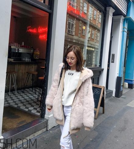 粉色皮草怎么搭配好看？粉色皮草搭配圖片