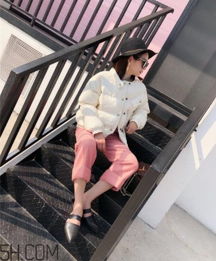 粉色褲子配什么上衣？將時尚與溫暖兼具的搭配