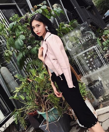 粉色皮衣怎么搭配好看？甜美機(jī)車(chē)少女風(fēng)