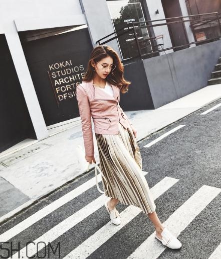 粉色皮衣怎么搭配好看？甜美機(jī)車(chē)少女風(fēng)