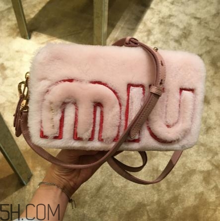 miumiu包包一般多少錢？這么仙的包包千萬別錯(cuò)過