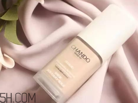 自然堂和玉蘭油哪個好？平價品牌的高性價比