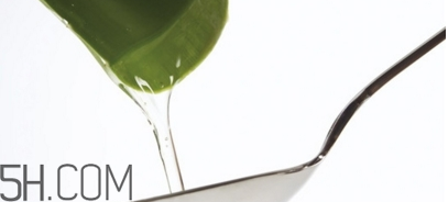 蘆薈膠用在臉上為什么會(huì)有刺痛感？防止用蘆薈膠后皮膚刺痛的方法