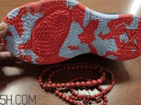 nike pg 2 okc保羅二代戰(zhàn)靴實(shí)物什么樣？