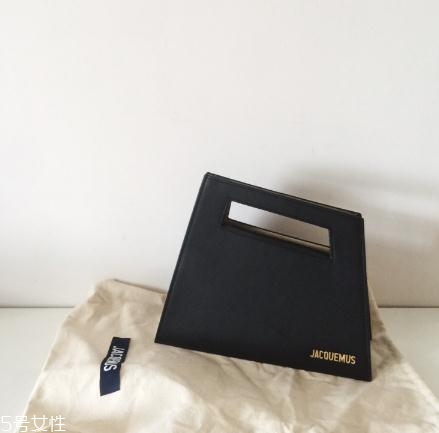 jacquemus包包多少錢？萬(wàn)元以內(nèi)就能買到的個(gè)性包包