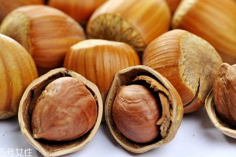 榛子受潮了怎么辦 微波爐來幫忙 榛子受潮了怎么辦 微波爐來幫忙