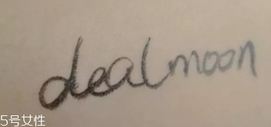 定妝粉可以遮瑕嗎 最好選擇粉餅質(zhì)地 定妝粉可以遮瑕嗎 最好選擇粉餅質(zhì)地