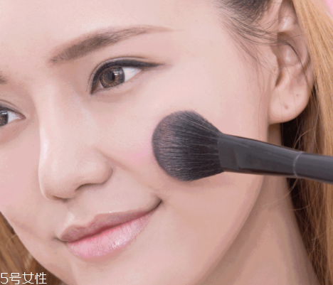怎么打造高級(jí)臉？巧用腮紅顏值up up！