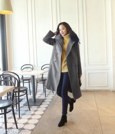 灰色大衣配什么顏色的毛衣？分分鐘穿出高級(jí)范兒