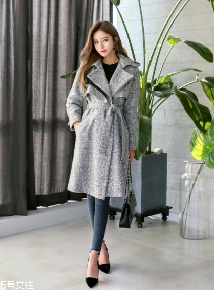 灰色大衣配什么顏色的毛衣？分分鐘穿出高級(jí)范兒