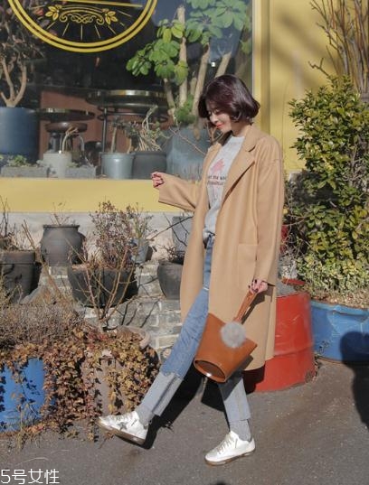 卡其色大衣里面穿什么？讓你穿出高級(jí)感