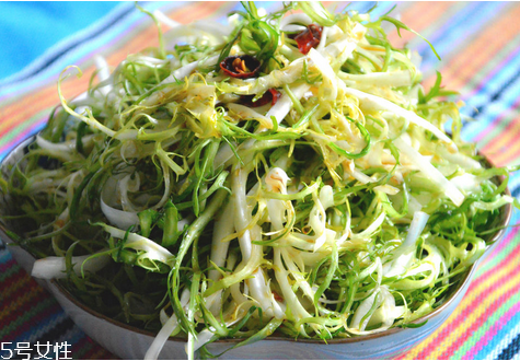 苦菊涼拌用開(kāi)水焯水嗎？苦菊涼拌才好吃