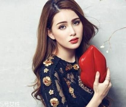 lulu guinness是什么牌子？明星網紅都愛的紅唇包