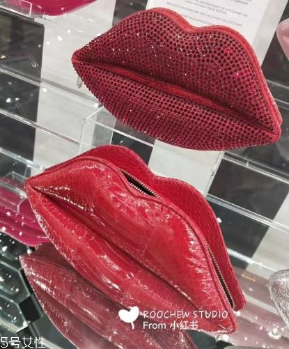 lulu guinness紅唇包多少錢？這款輕奢包包一定要入