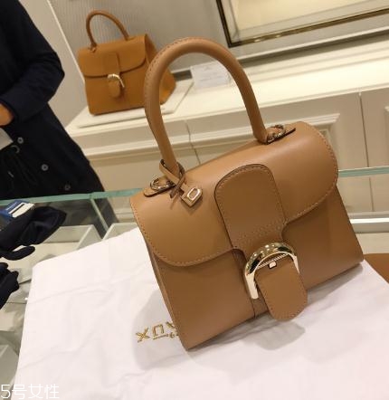 delvaux是哪個(gè)國(guó)家的？皇家專寵奢侈品牌