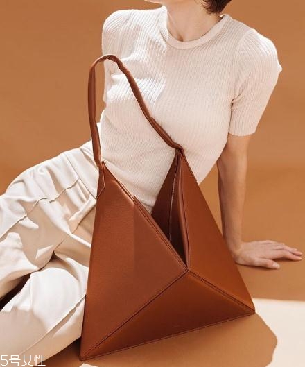 mlouye是哪個國家的牌子？值得收藏的設(shè)計感包包