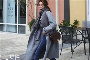 灰色大衣配什么顏色包包？這樣搭配穿出高級(jí)感