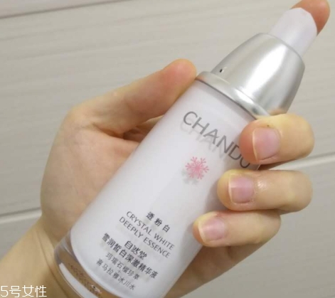 自然堂精華液適合多大年齡用？