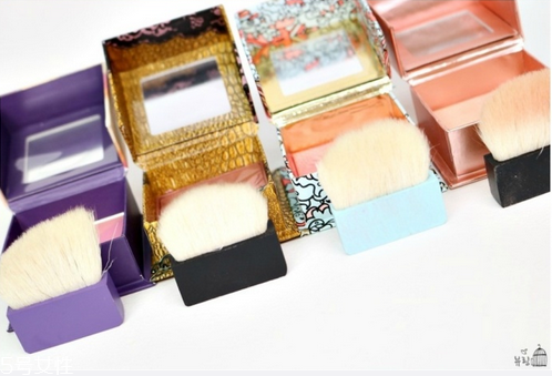 貝玲妃benefit腮紅全試色 貝玲妃腮紅盤真假辨別圖 貝玲妃benefit腮紅全試色 貝玲妃腮紅盤真假辨別圖