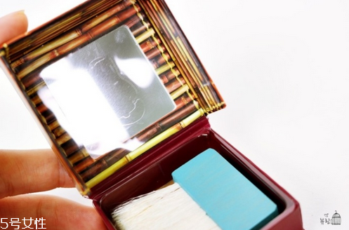 貝玲妃benefit腮紅全試色 貝玲妃腮紅盤真假辨別圖 貝玲妃benefit腮紅全試色 貝玲妃腮紅盤真假辨別圖