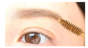 2018奶茶妝怎么畫(huà)？偽素顏撩漢妝容畫(huà)法