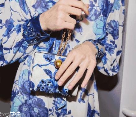 tory burch是幾線品牌？萬年不過時的包包