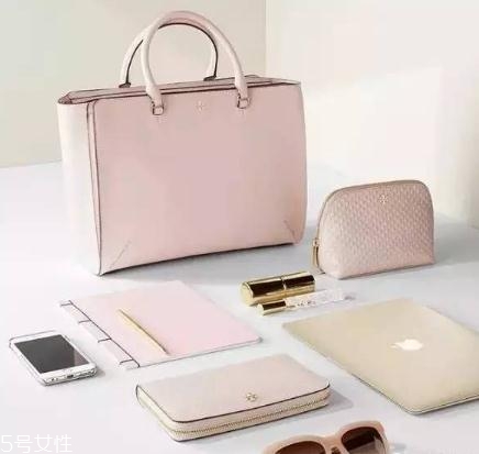 tory burch是幾線品牌？萬年不過時的包包