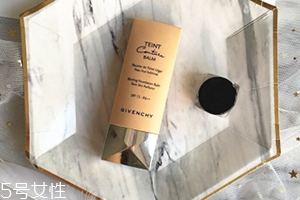 紀(jì)梵希和阿瑪尼粉底液哪個(gè)好？