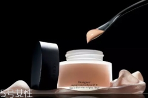 紀(jì)梵希和阿瑪尼哪個(gè)好？看看誰(shuí)的檔次高