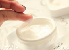 抗老眼霜年輕人可以用嗎？不管多大年齡都可以用