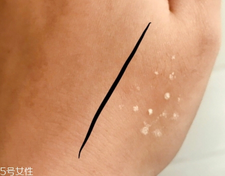 散粉可以補(bǔ)妝和定妝嗎？從散粉的功效來說