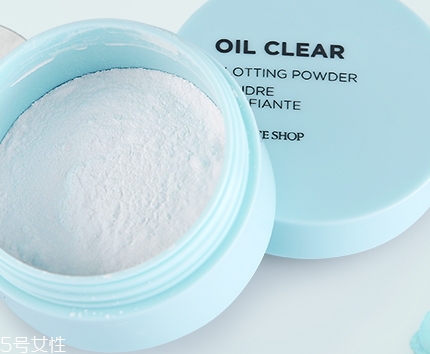 散粉可以補(bǔ)妝和定妝嗎？從散粉的功效來說