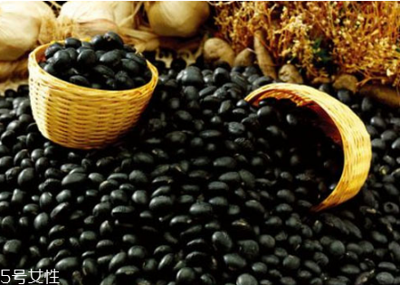 吃黑豆補(bǔ)血嗎？3款黑豆補(bǔ)血食譜美容養(yǎng)顏
