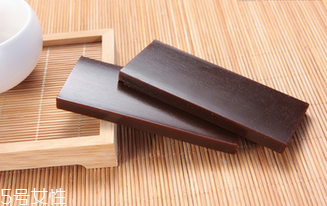 阿膠可以和紅糖一起吃嗎？煮紅糖水要放多少紅糖？