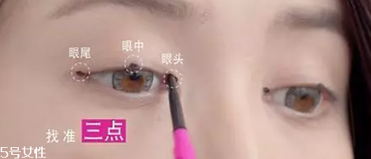 眼線筆畫法 手把手教你基礎(chǔ)眼線畫法 眼線筆畫法 手把手教你基礎(chǔ)眼線畫法