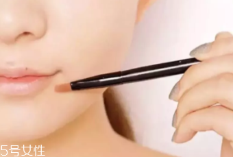 粉底先還是遮瑕先？最好先用粉底液