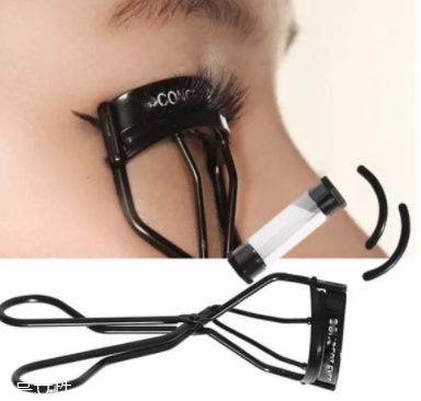 睫毛夾可以夾下睫毛嗎？比較考驗(yàn)手法