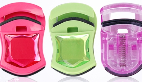 睫毛夾可以不涂睫毛膏嗎？