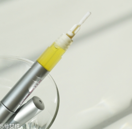 睫毛增長(zhǎng)液會(huì)掉睫毛嗎？欲速則不達(dá)