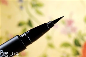 眼線筆硬頭和軟頭的哪個好用？單眼皮眼妝教程