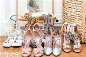 tabitha simmons鞋子多少錢？美到骨子里的高跟鞋