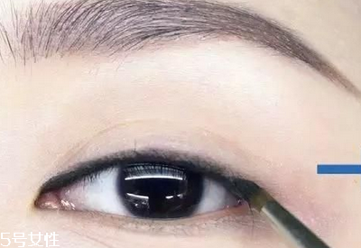 眼線筆畫法 手把手教你基礎(chǔ)眼線畫法 眼線筆畫法 手把手教你基礎(chǔ)眼線畫法