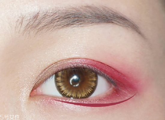 如何畫出完美眼線？一分鐘學會四種眼線畫法