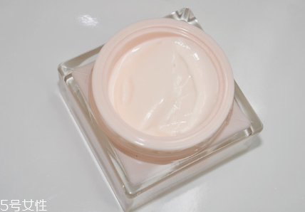 紀(jì)梵希少女面霜適合多大年齡？還你一個少女肌