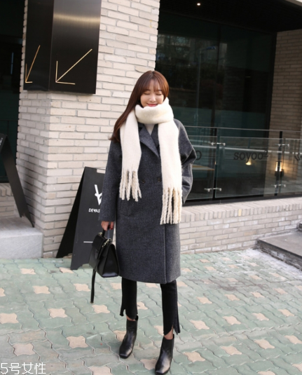 什么顏色圍巾顯臉白？選擇這幾條準(zhǔn)沒錯(cuò)