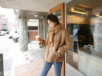 什么顏色圍巾顯臉白？選擇這幾條準(zhǔn)沒錯(cuò)