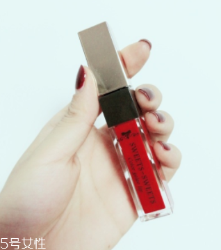 Sweets Sweets唇蜜04號試色 蜜桃珊瑚好清新 Sweets Sweets唇蜜04號試色 蜜桃珊瑚好清新