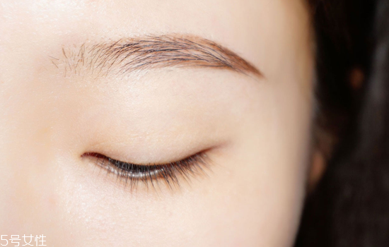 2018秋冬酒紅色眼妝怎么畫？神秘又有女人味的妝容